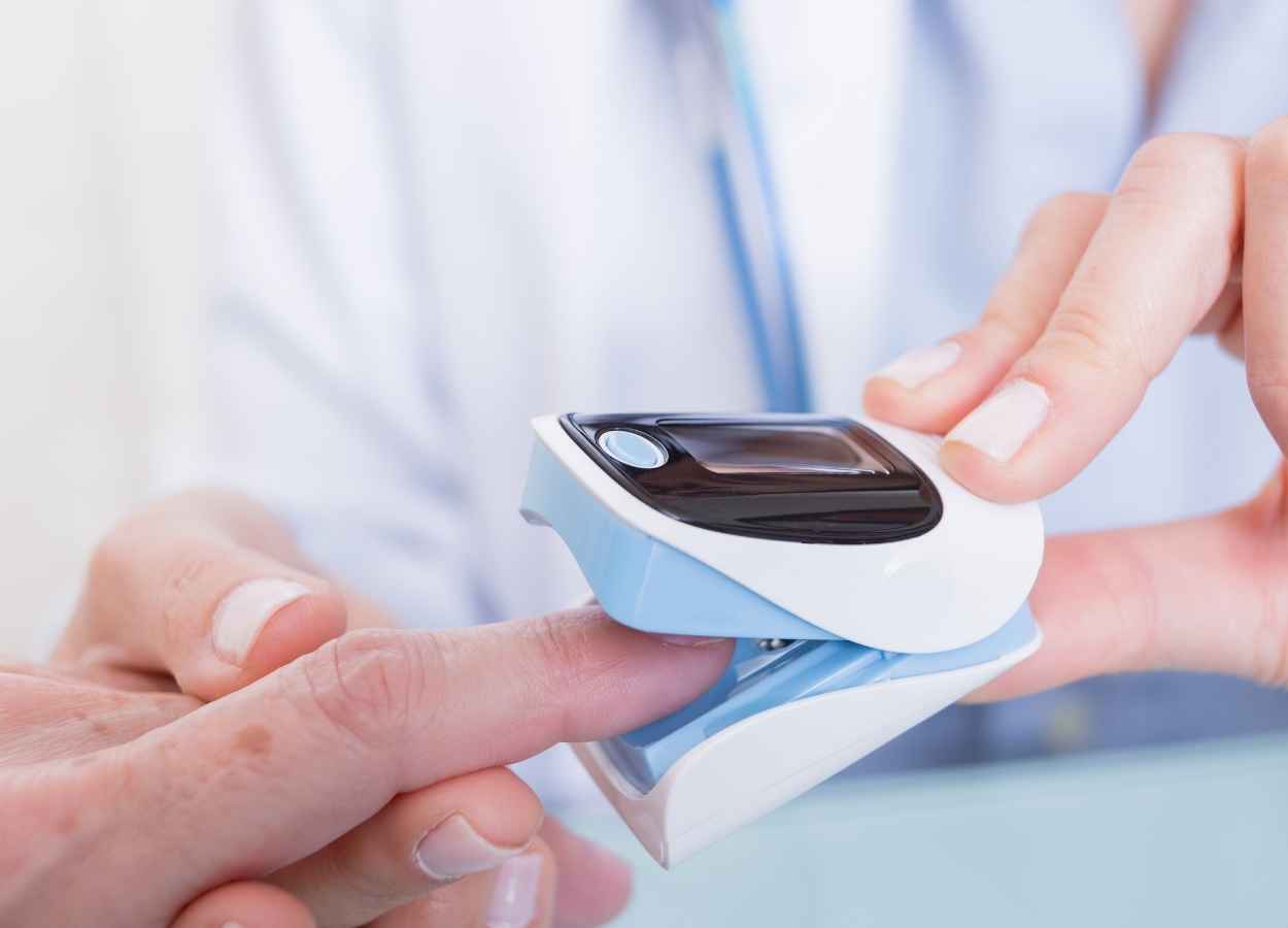 Know about Pulse Oximeter, How it works and Factors affecting | PharmaTutor
