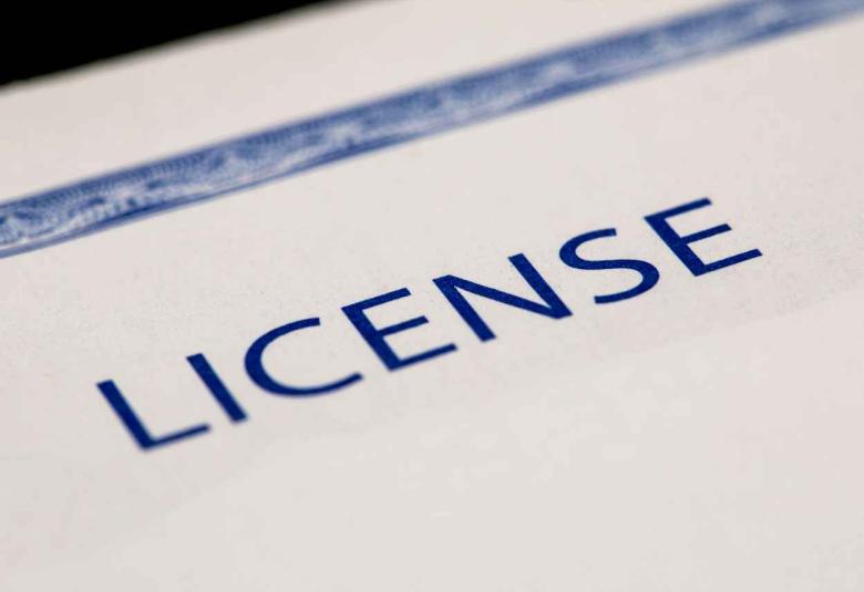 Flipkart, Amazon served notices for selling online medicines without license